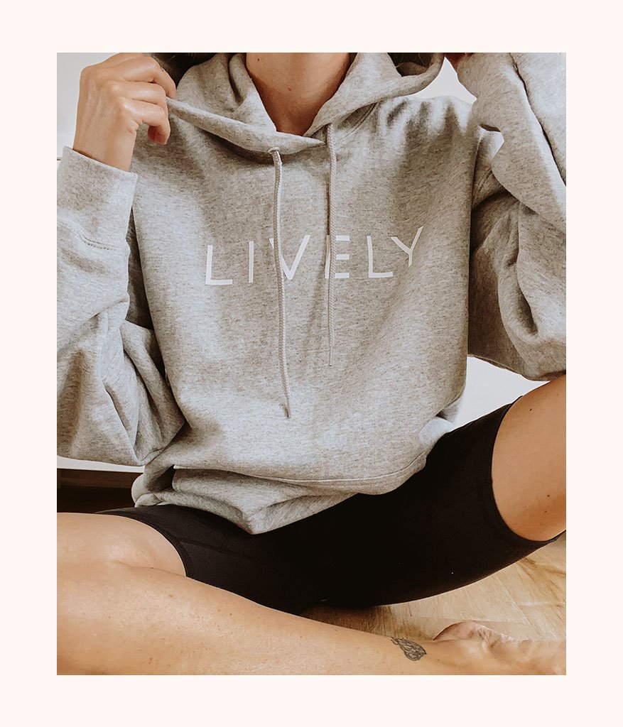http://www.wearlively.com/cdn/shop/products/on_model_ugc_front2-the_hoodie-heather_grey_3a8a2bd7-6711-41ed-8164-aecacc776b90_1024x1024.jpg?v=1632831976